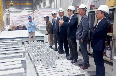 Đoàn khách Nhật Bản thăm quan nhà máy TEP